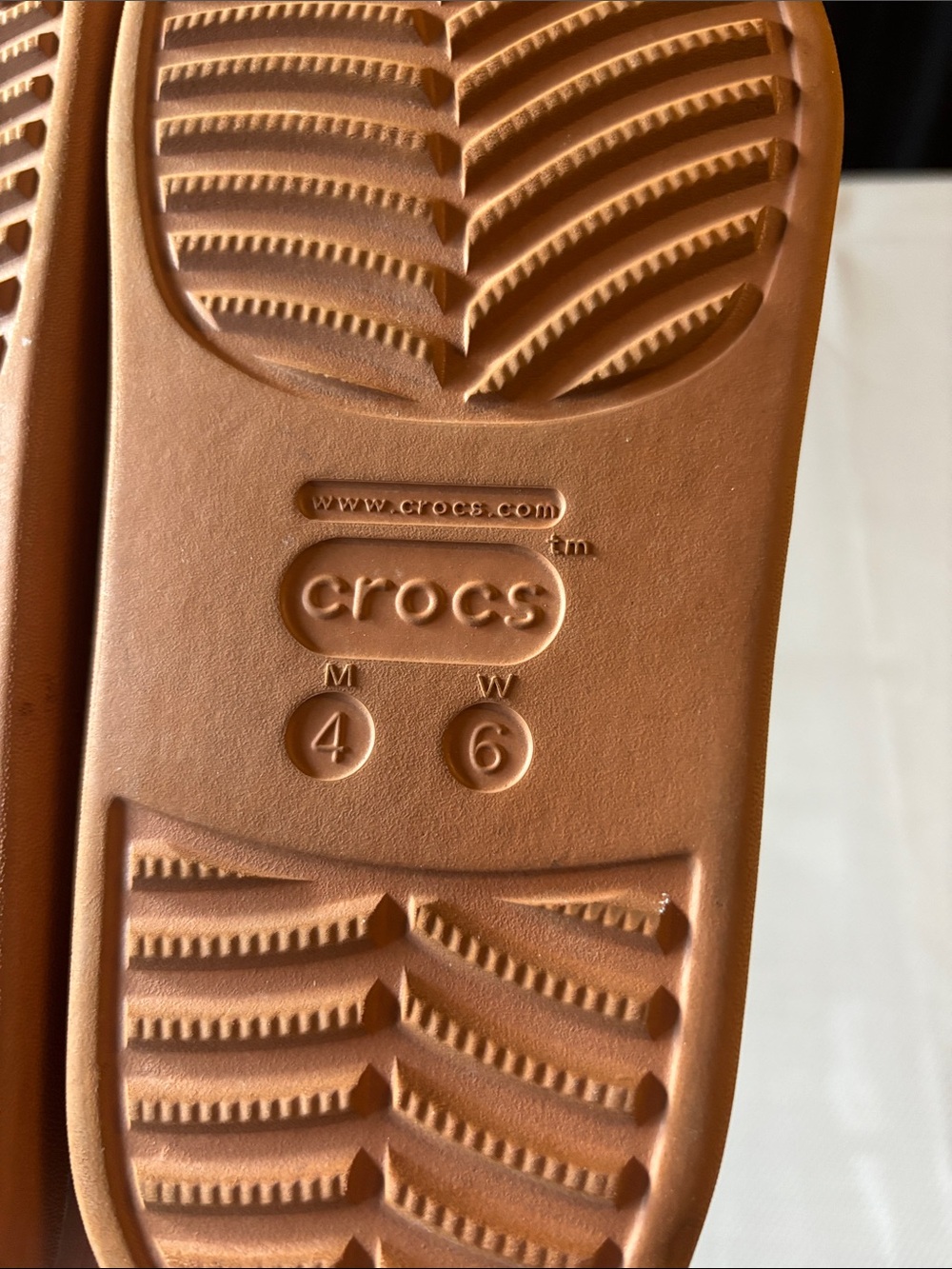 CROCS dylan Clogs in Chestnut Brown wms sz 6 like new - Picture 2 of 7